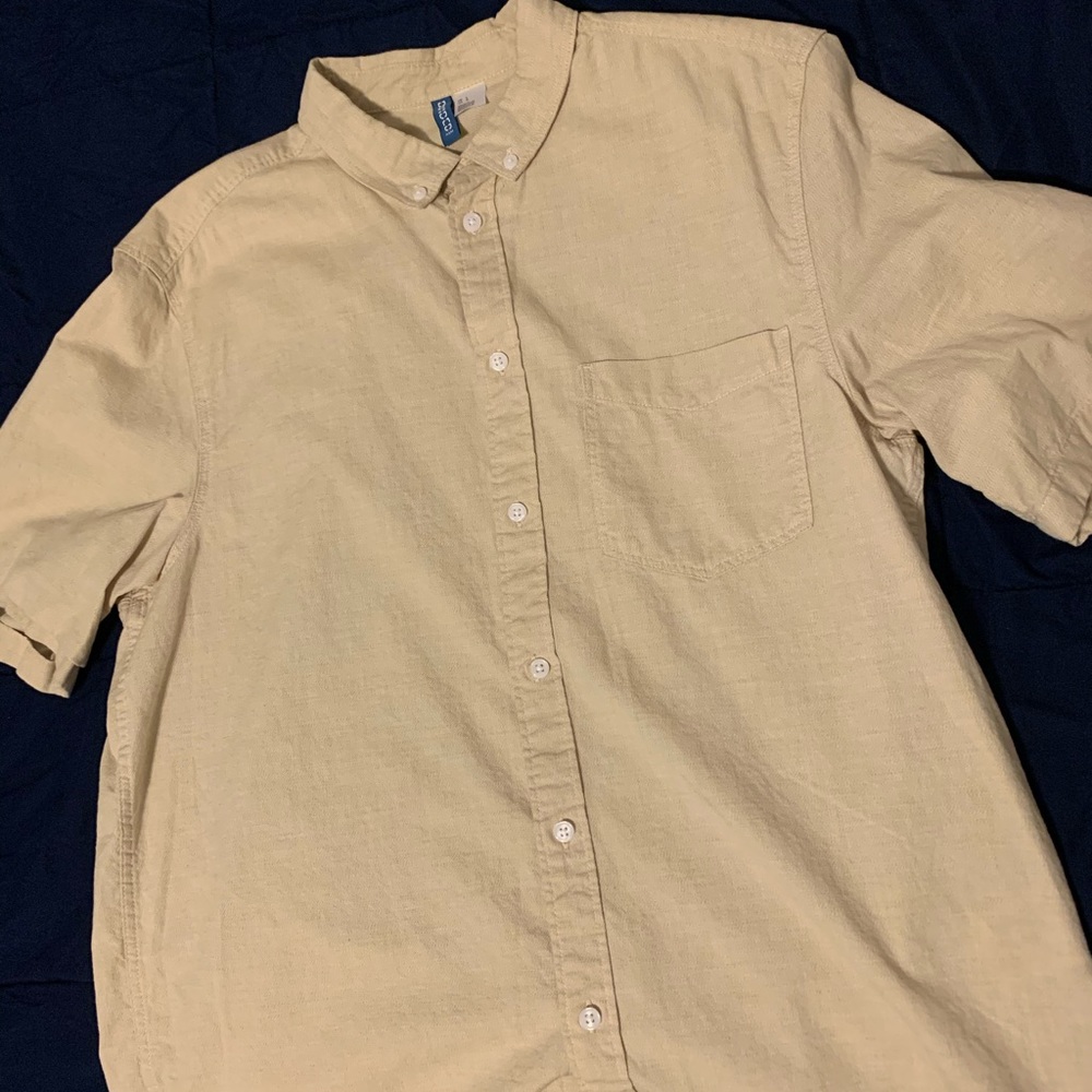 H&M Divided Short Sleeve Button Up Size Large